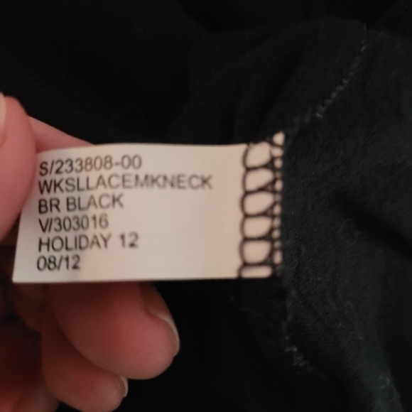 BANANA Republic Black Sleeveless Lace Dressy Top. - Picture 10 of 11